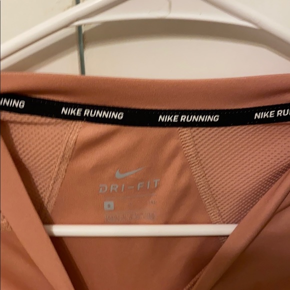 nike tee!!MAKE AN OFFER - Picture 2 of 5